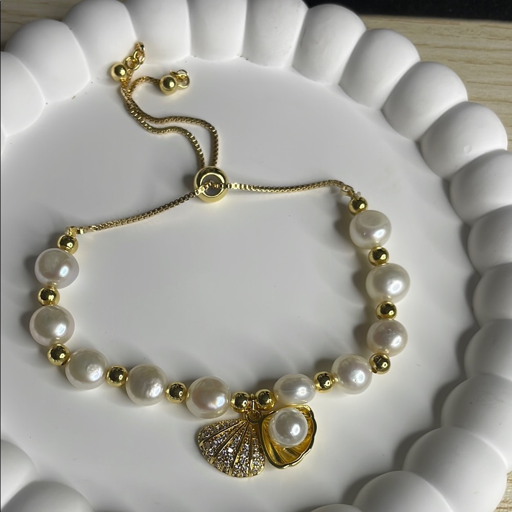 Freshwater Pearl, Elegant Gold and Pearl Bracelet adjustable